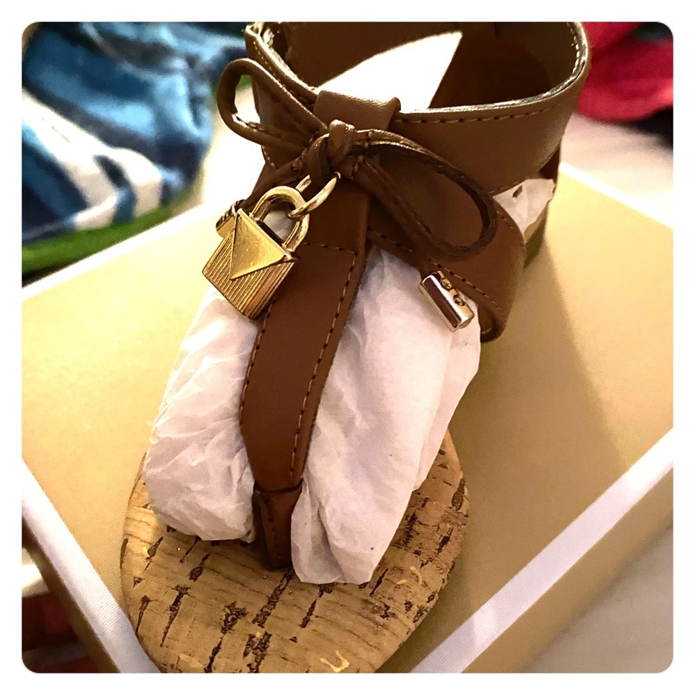 Michael kors sandal for little girl